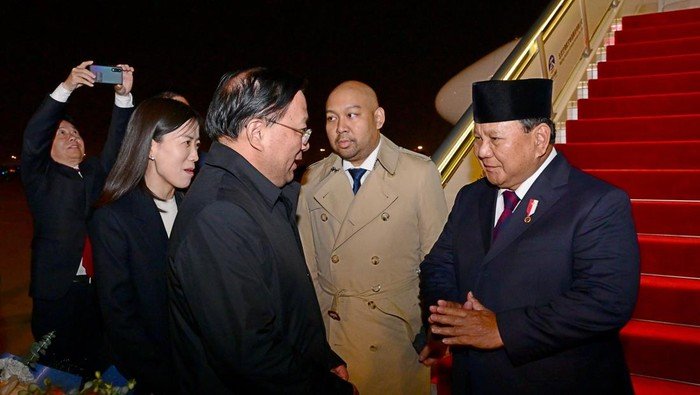 prabowo-tiba-di-beijing-didampingi-didit_169