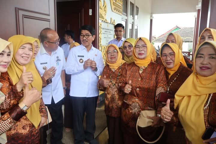 819d92465f430a569b98df93502bfef4f44e1b2168521fb2abf24f7e7c82a686.0